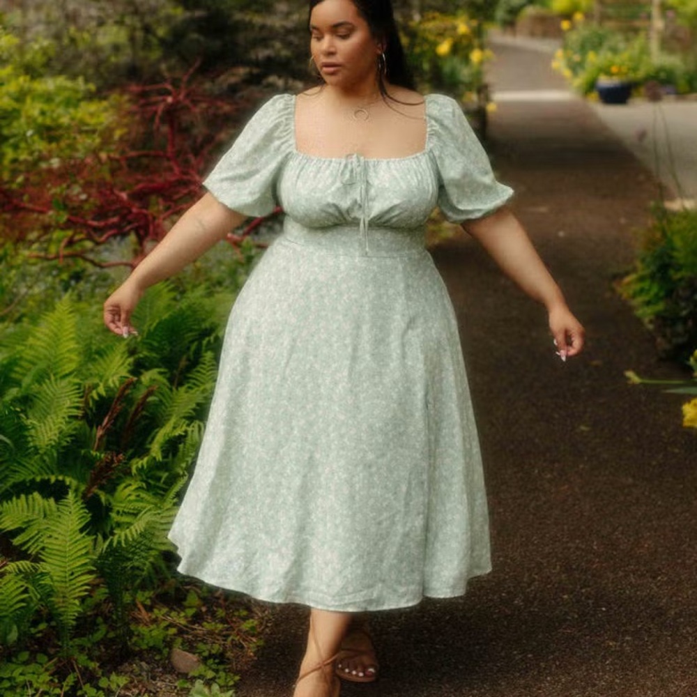 Denise Mercedes X REBDOLLS Weekend Escape Keyhole Keyhole Midi A Line Dress